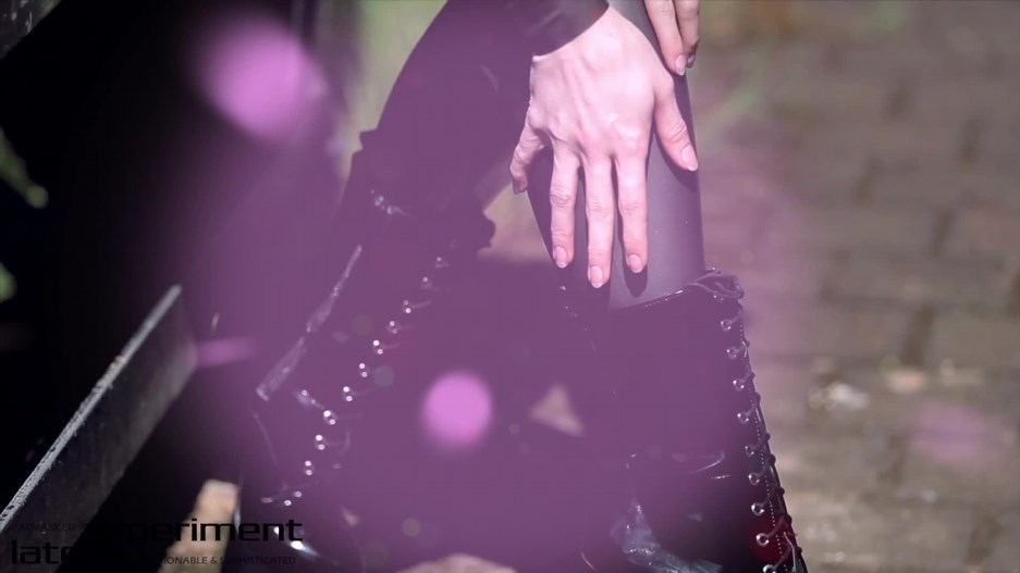 Mia Mysterious - LateXperiment